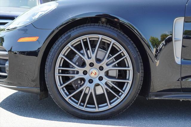 2023 Porsche Panamera 4 Platinum Edition