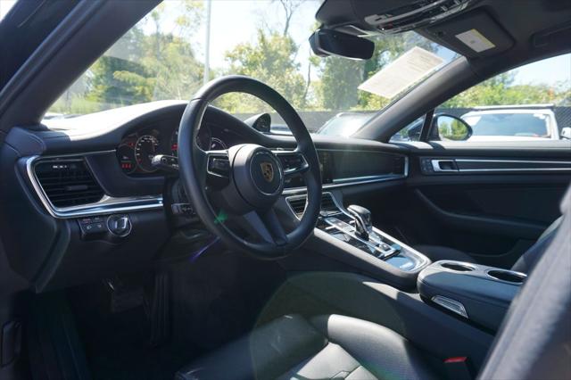 2023 Porsche Panamera 4 Platinum Edition