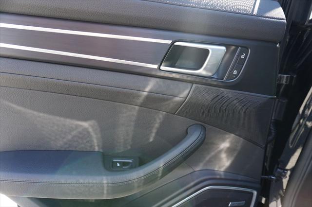 2023 Porsche Panamera 4 Platinum Edition