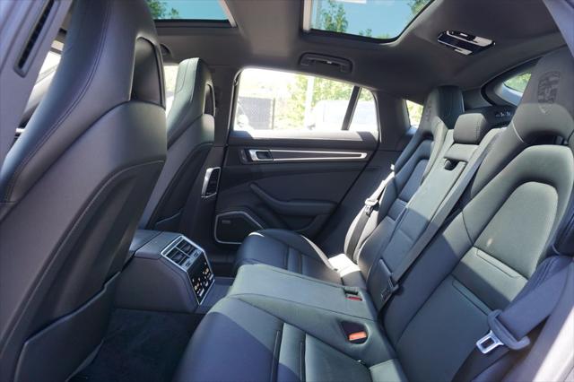 2023 Porsche Panamera 4 Platinum Edition