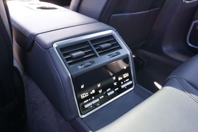 2023 Porsche Panamera 4 Platinum Edition