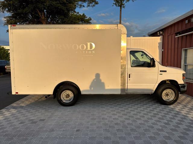 2017 Ford E-350 Cutaway Base