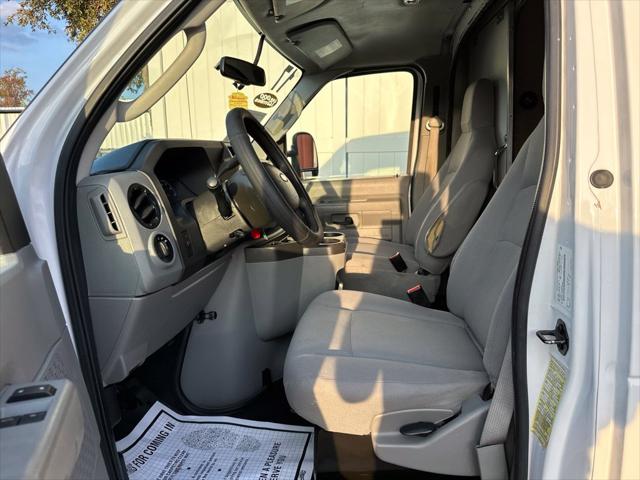 2017 Ford E-350 Cutaway Base
