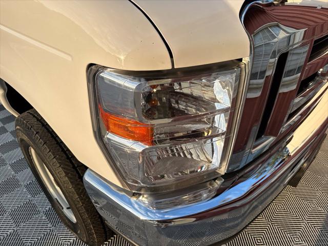 2017 Ford E-350 Cutaway Base