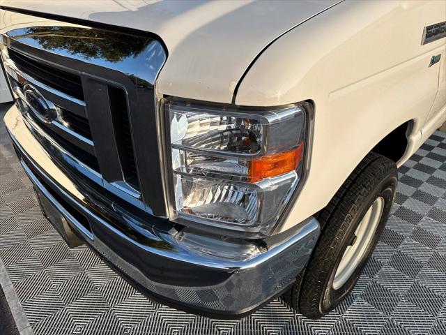 2017 Ford E-350 Cutaway Base
