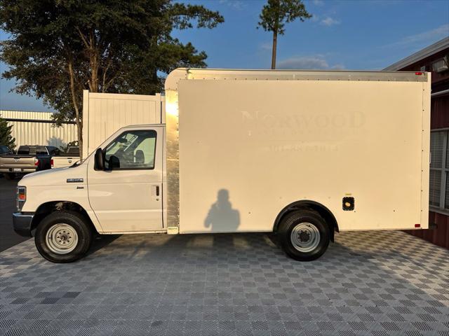 2017 Ford E-350 Cutaway Base