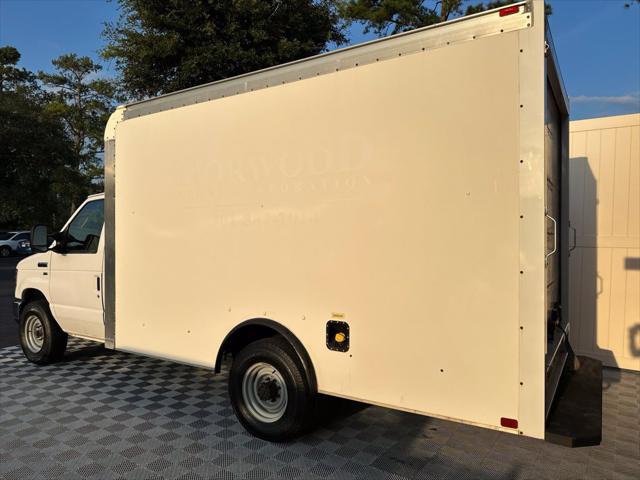 2017 Ford E-350 Cutaway Base