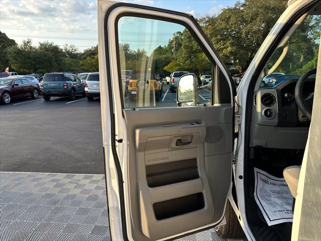 2017 Ford E-350 Cutaway Base