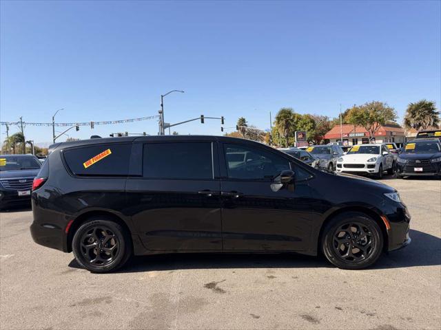 2022 Chrysler Pacifica Hybrid Touring L