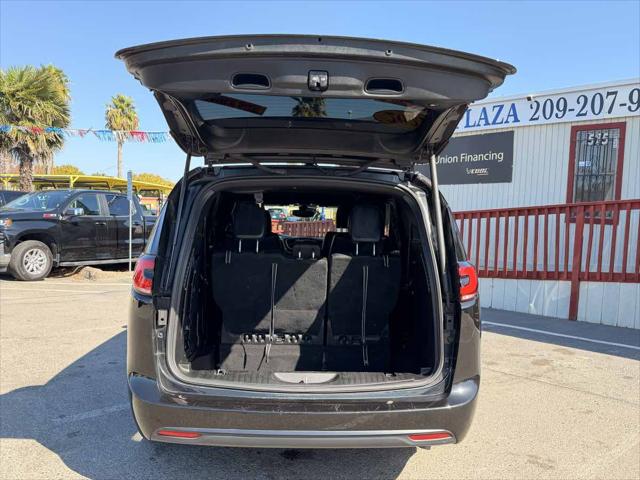 2022 Chrysler Pacifica Hybrid Touring L