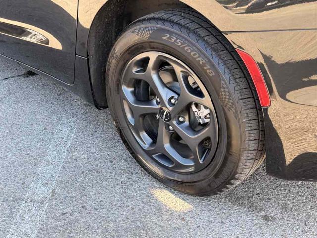 2022 Chrysler Pacifica Hybrid Touring L