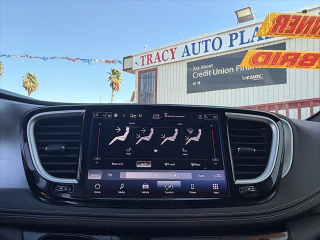 2022 Chrysler Pacifica Hybrid Touring L