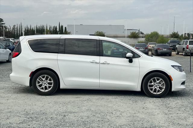 2022 Chrysler Voyager LX