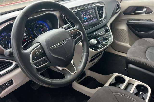 2022 Chrysler Voyager LX