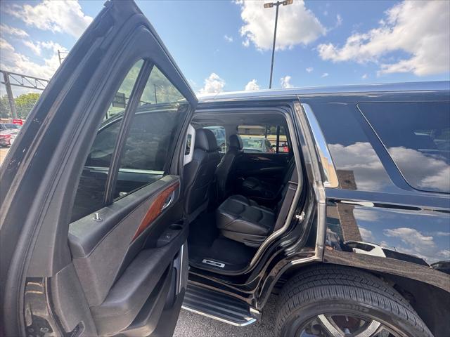 2016 Cadillac Escalade Luxury Collection
