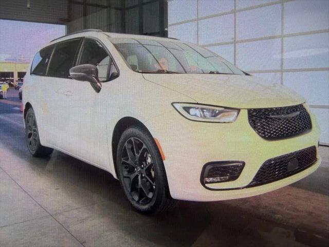 2025 Chrysler Pacifica Limited for sale in Richmond, KY