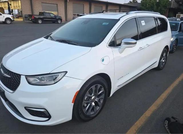 2022 Chrysler Pacifica Hybrid Pinnacle for sale in Eugene, OR