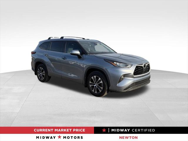 2020 Toyota Highlander XLE for sale in Newton, KS