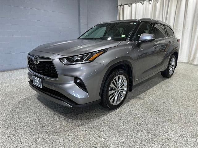 2026 Toyota Highlander Hybrid Platinum