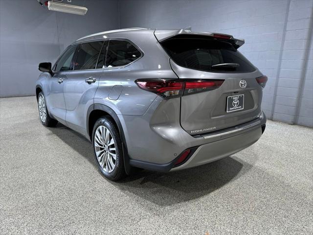2026 Toyota Highlander Hybrid Platinum