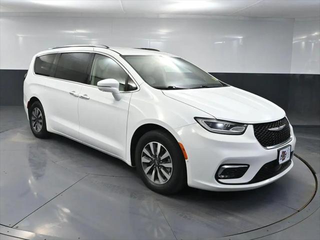 2021 Chrysler Pacifica Hybrid Touring L for sale in Forest Lake, MN