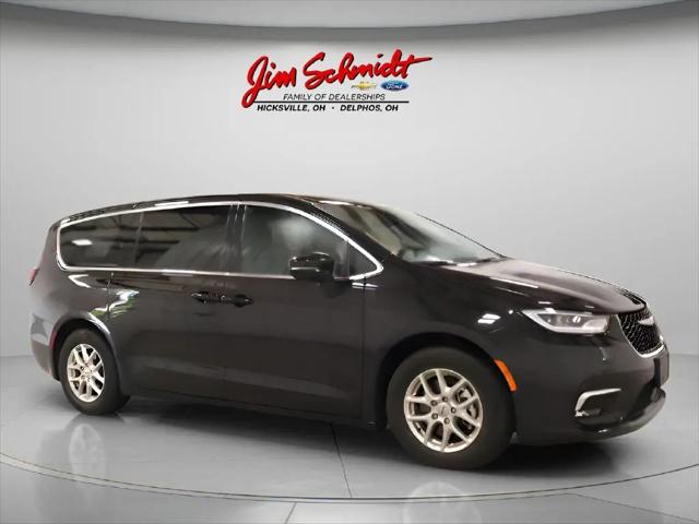 2025 Chrysler Pacifica Select for sale in Hicksville, OH