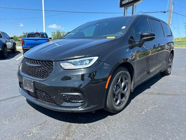 2022 Chrysler Pacifica Hybrid Limited for sale in Liberty, MO
