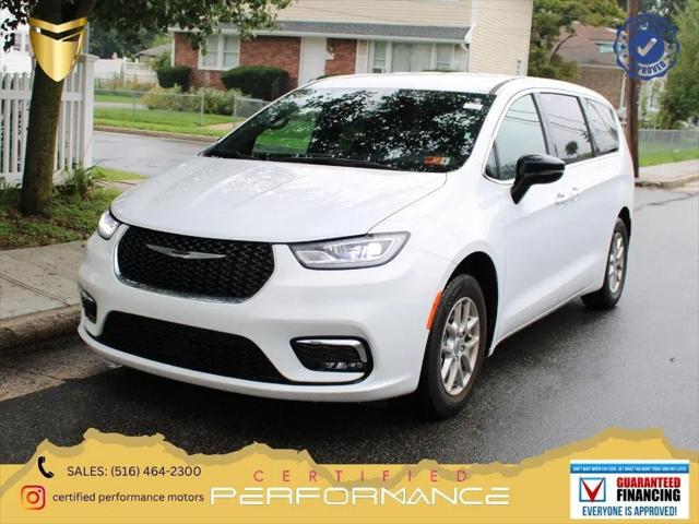 2025 Chrysler Pacifica Select for sale in Valley Stream, NY