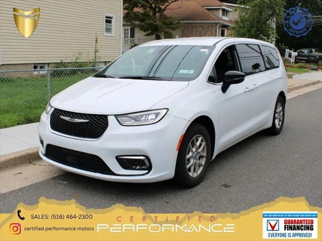 2025 Chrysler Pacifica Select for sale in Valley Stream, NY