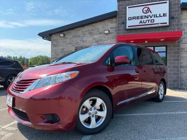 2017 Toyota Sienna LE 8 Passenger for sale in Hortonville, WI