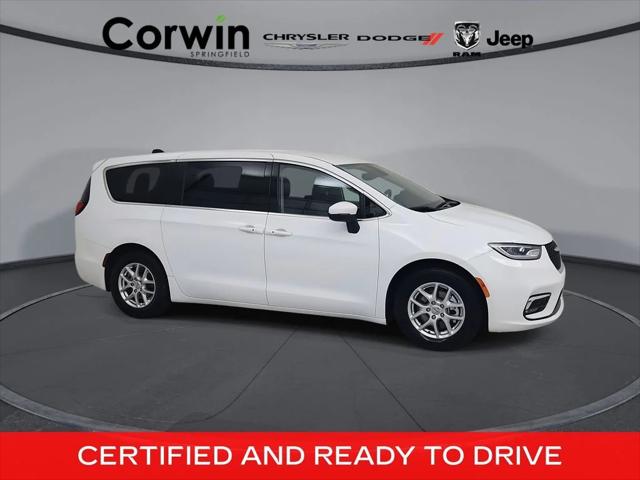 2023 Chrysler Pacifica Touring L for sale in Springfield, MO