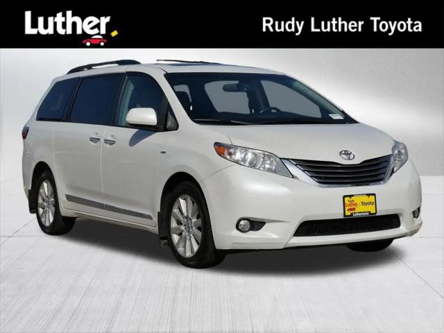 2017 Toyota Sienna XLE 7 Passenger for sale in Minneapolis, MN