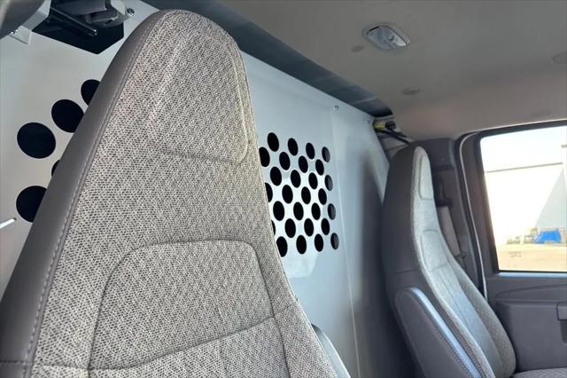 2025 GMC Savana Cargo RWD 2500 Extended Wheelbase Work Van