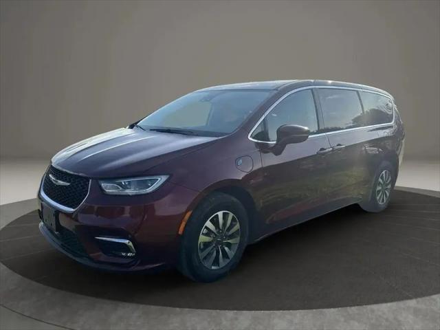 2022 Chrysler Pacifica Hybrid Touring L for sale in Jordan, MN