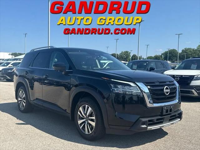 2023 Nissan Pathfinder SL 4WD for sale in Green Bay, WI