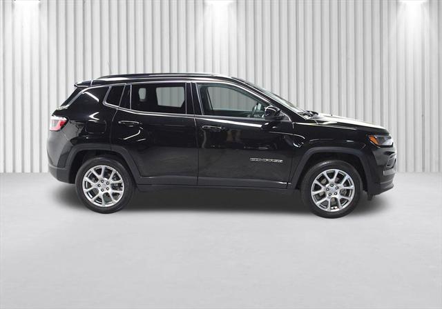 2022 Jeep Compass Latitude Lux 4x4 2022 Jeep Compass Latitude Lux 4x4