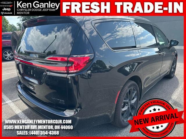 2024 Chrysler Pacifica Limited AWD