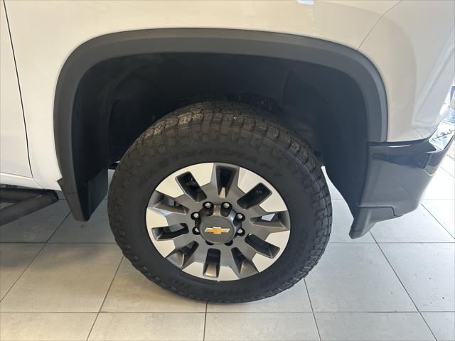 2022 Chevrolet Silverado 2500HD 4WD Crew Cab Standard Bed Custom