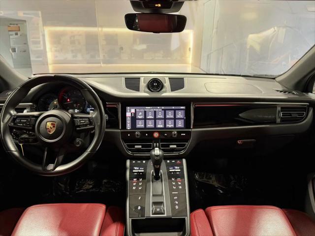 2023 Porsche Macan T