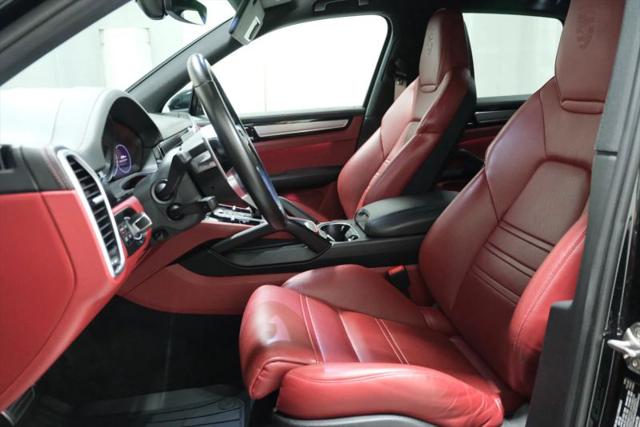 2023 Porsche Cayenne S Platinum Edition
