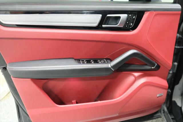 2023 Porsche Cayenne S Platinum Edition