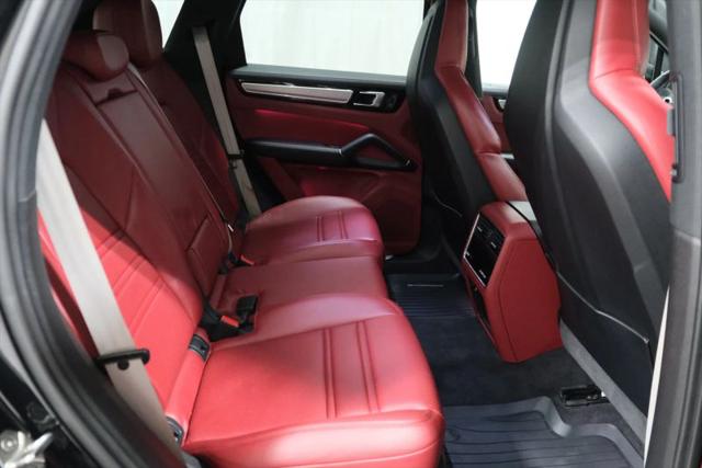 2023 Porsche Cayenne S Platinum Edition
