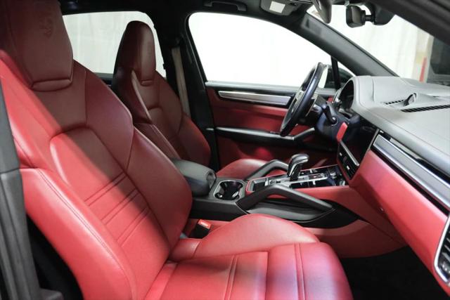 2023 Porsche Cayenne S Platinum Edition