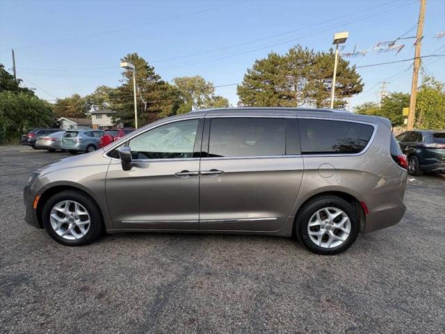 2017 Chrysler Pacifica Touring-L Plus