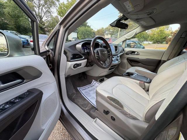 2017 Chrysler Pacifica Touring-L Plus