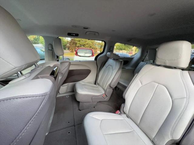 2017 Chrysler Pacifica Touring-L Plus