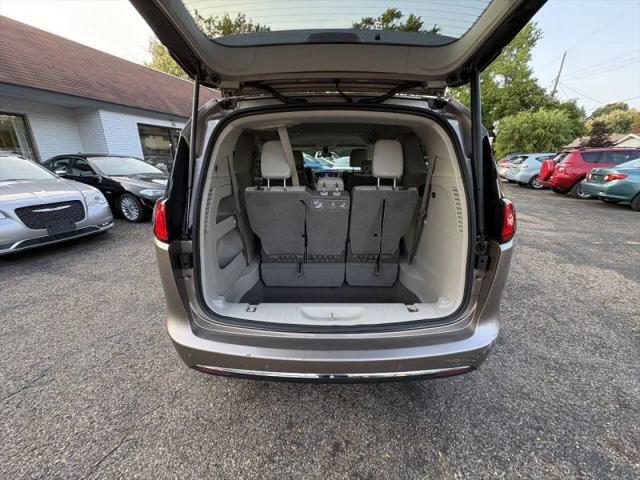 2017 Chrysler Pacifica Touring-L Plus