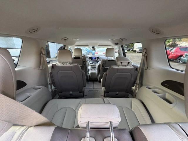 2017 Chrysler Pacifica Touring-L Plus