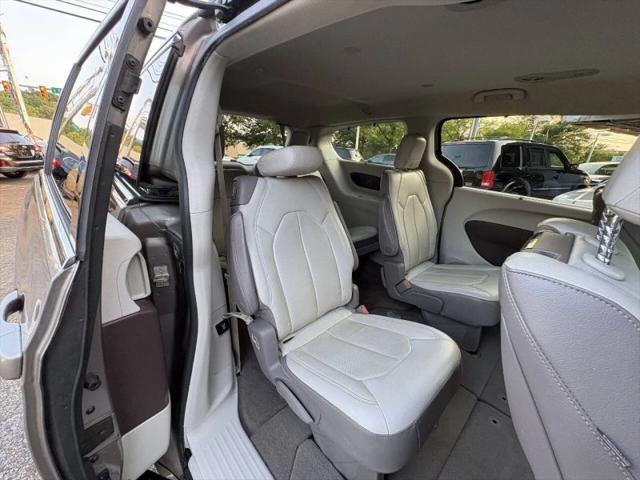 2017 Chrysler Pacifica Touring-L Plus