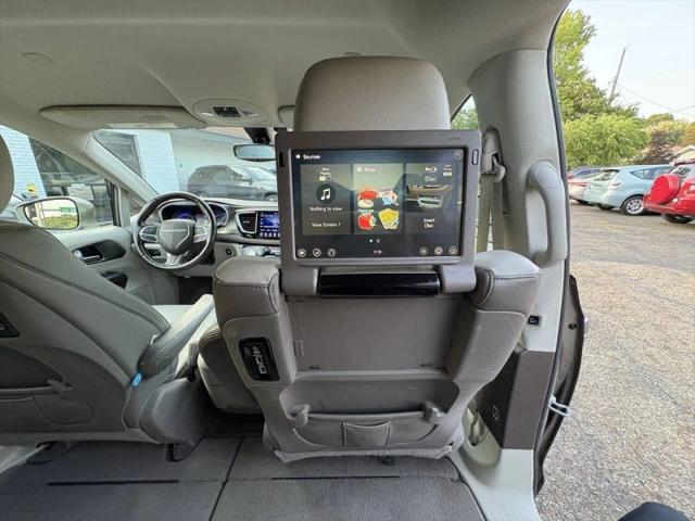2017 Chrysler Pacifica Touring-L Plus
